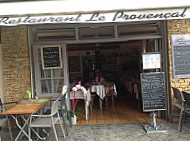 Le Provencal inside