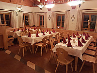 Cafe Moralt Alm inside