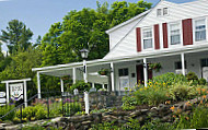 Sugar Hill Inn outside