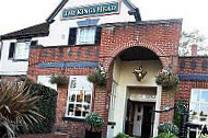 The King's Head outside