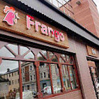 Frango outside