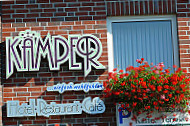 KÄmper outside