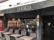 La Bodega inside