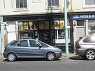 Barbican Kebab Pizza outside