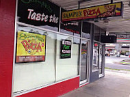 Sampe's Pizza outside