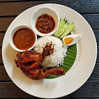 Nasi Ayam Harum Pandan food