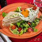 Mon Paris Restaurant & Lounge food