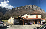 Du Col De L'arc inside