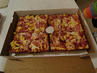 Jet's Pizza food