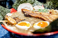 Gumshara Ramen food