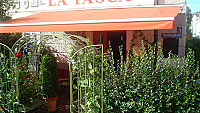 La Tasca nueva outside