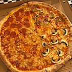 Tomasso New York Pizza food