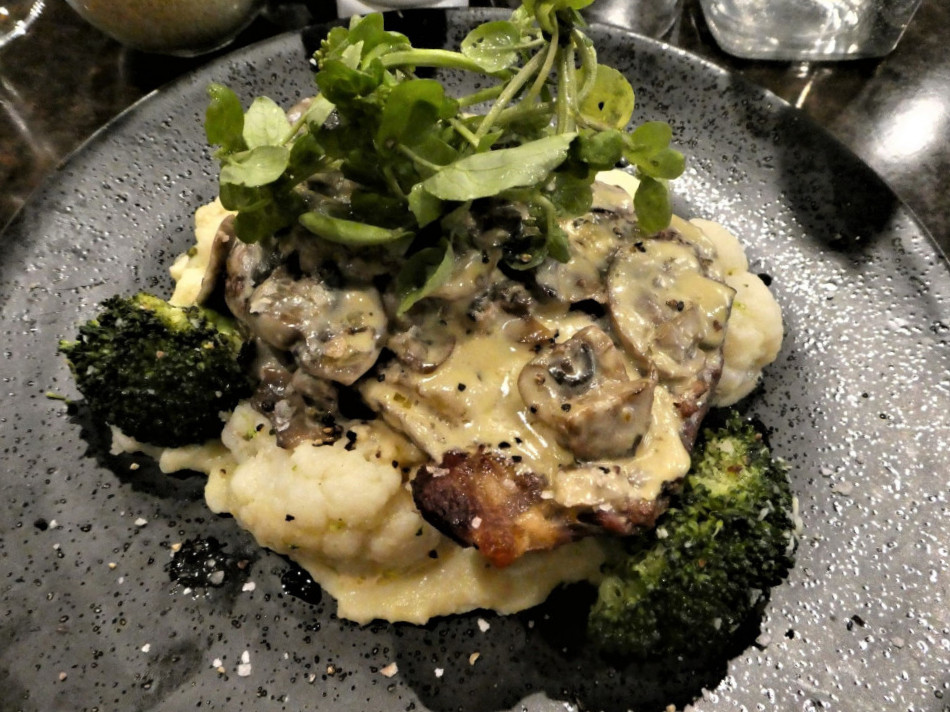 restaurant image