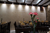 La Taverna inside