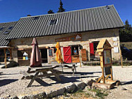 Refuge De Gève inside