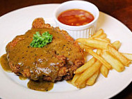 Yem's Western Grill food