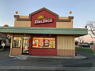 Del Taco outside