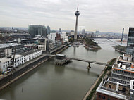 Restaurants und Bars INNSIDE Dusseldorf Derendorf food