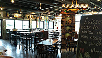 Bistro Victoria inside