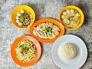 Ipoh Horfun Bean Sprout Chicken Rice food