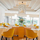 Le Manoir Du Lys food