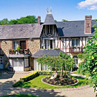 Le Manoir Du Lys food