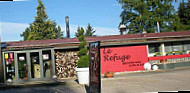 Le Refuge outside