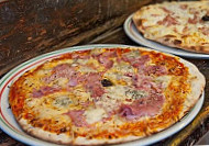 Pizza Sarda food