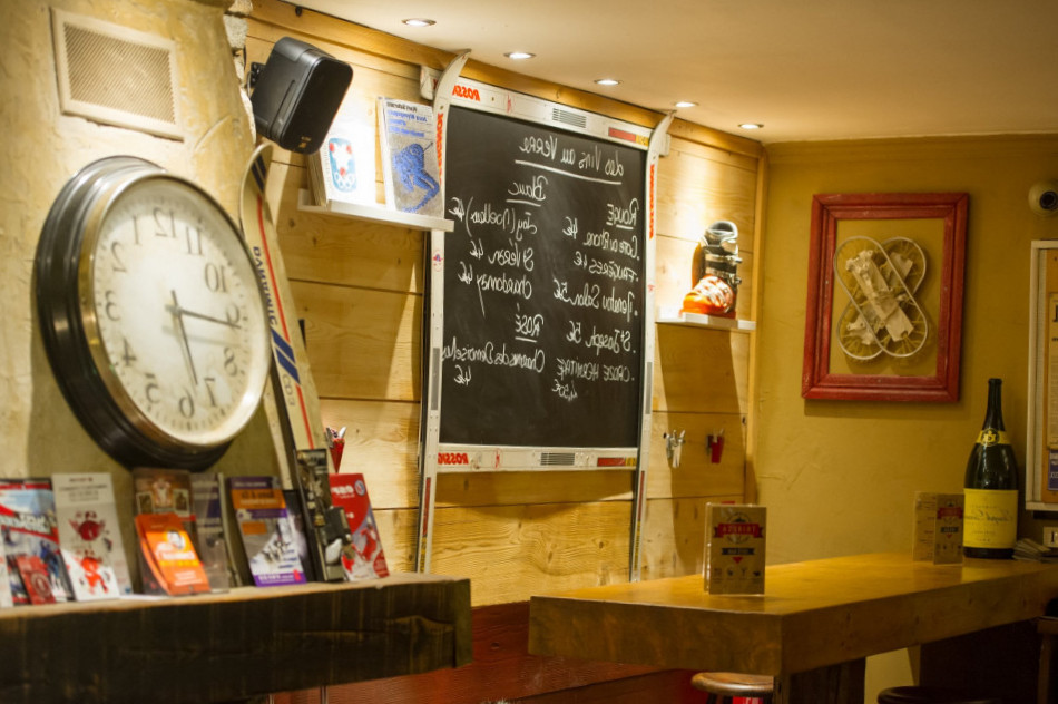 restaurant image