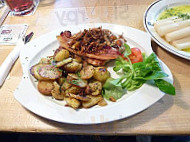 Zum Kuchlbauer food