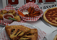 Zio's Pizza Wings food