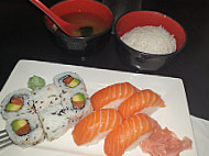 Phelia Sushi food