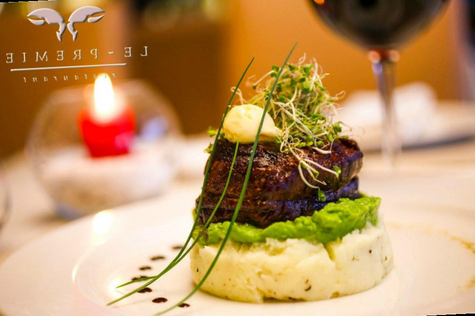 Le Premier Constanta Dentro