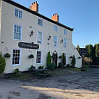 The Dawnay Arms outside