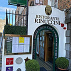 Rinuccini outside