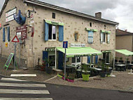 Le Viaduc inside