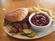 Buckingham Smokehouse food