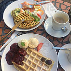 Kleines Waffelhaus food