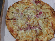 Pizza Pazza food