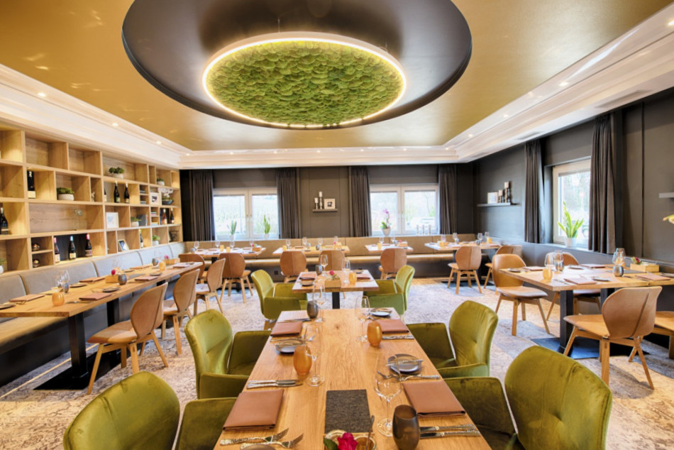 restaurant image
