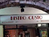 Bistro Gusto inside