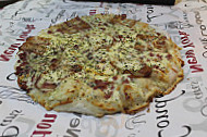 Dani's Pizza food