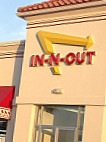 In-n-out Burger outside