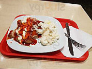 Novo`s fast-food-restaurant food