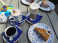 Nadjas Kleiner Kuchen- Und Kaffee-garten food