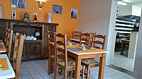 Creperie Sant Eneour inside