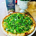 Pizza Tropezienne food