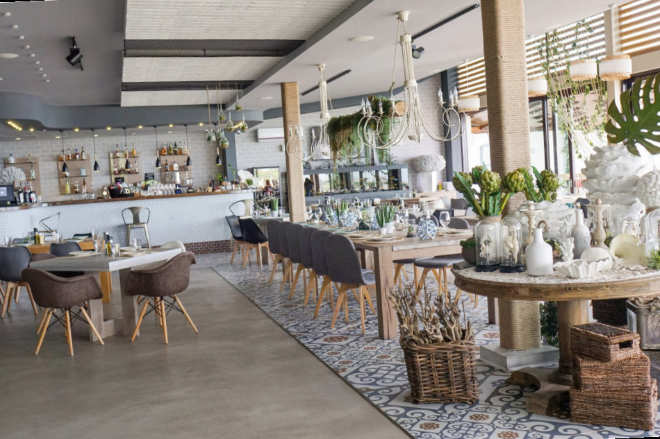 Le Premier Constanta Dentro