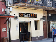 El Tast inside