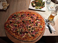 Pizza Viva food